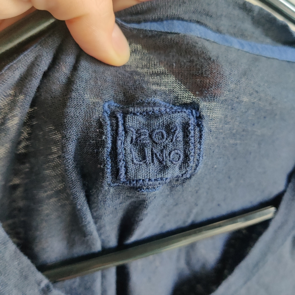 120% lino Blue V-neck shirt - Picture 2 of 8